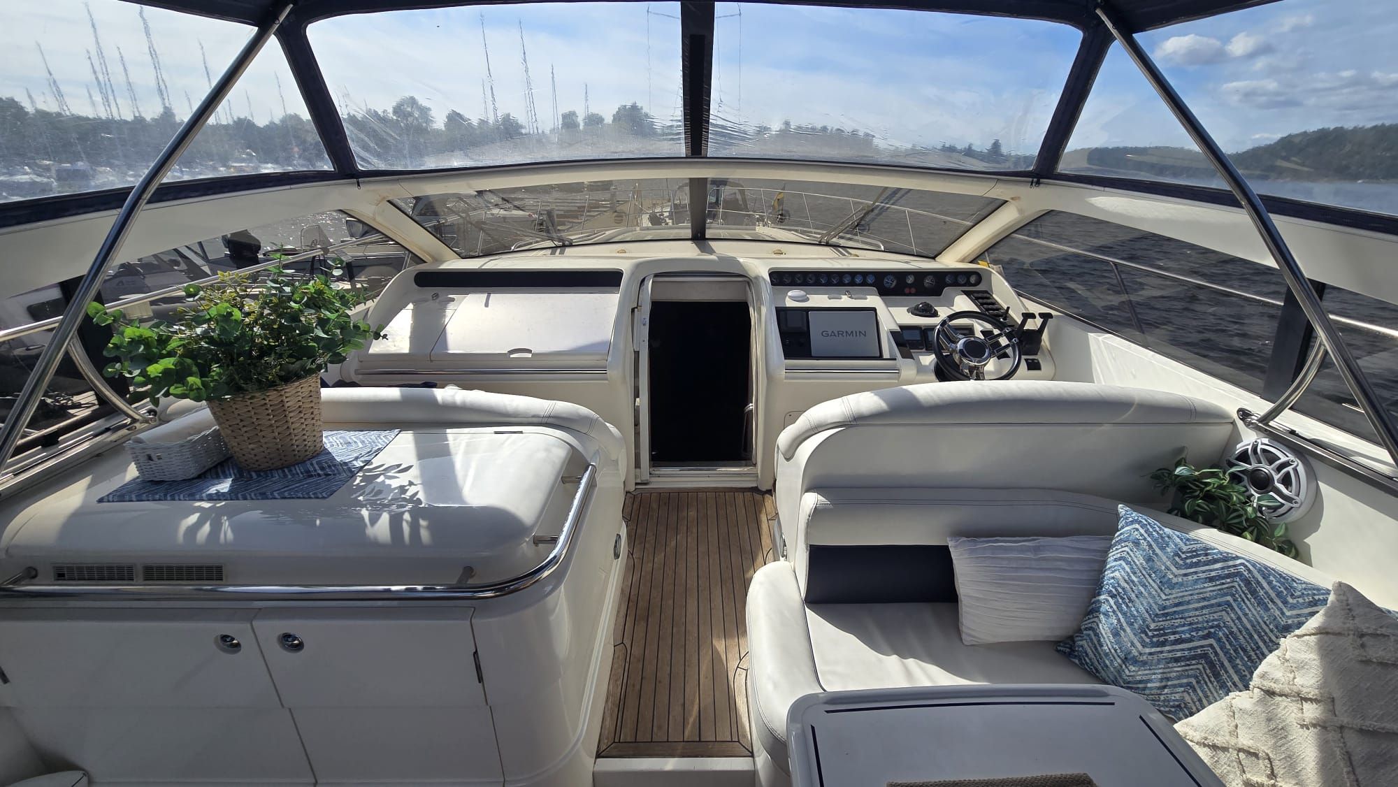 Princess V52 | Wait and Sea