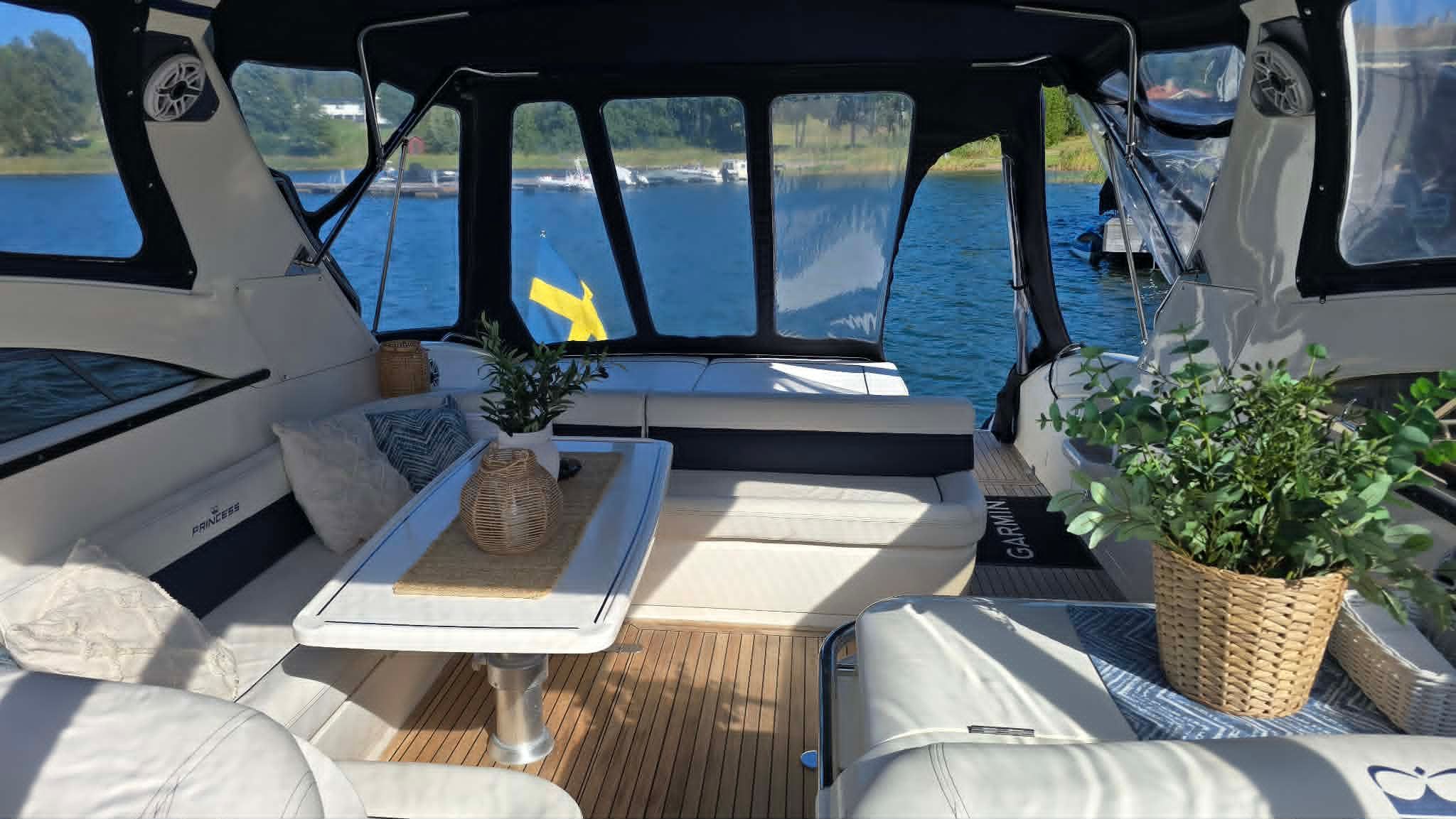 Princess V52 | Wait and Sea