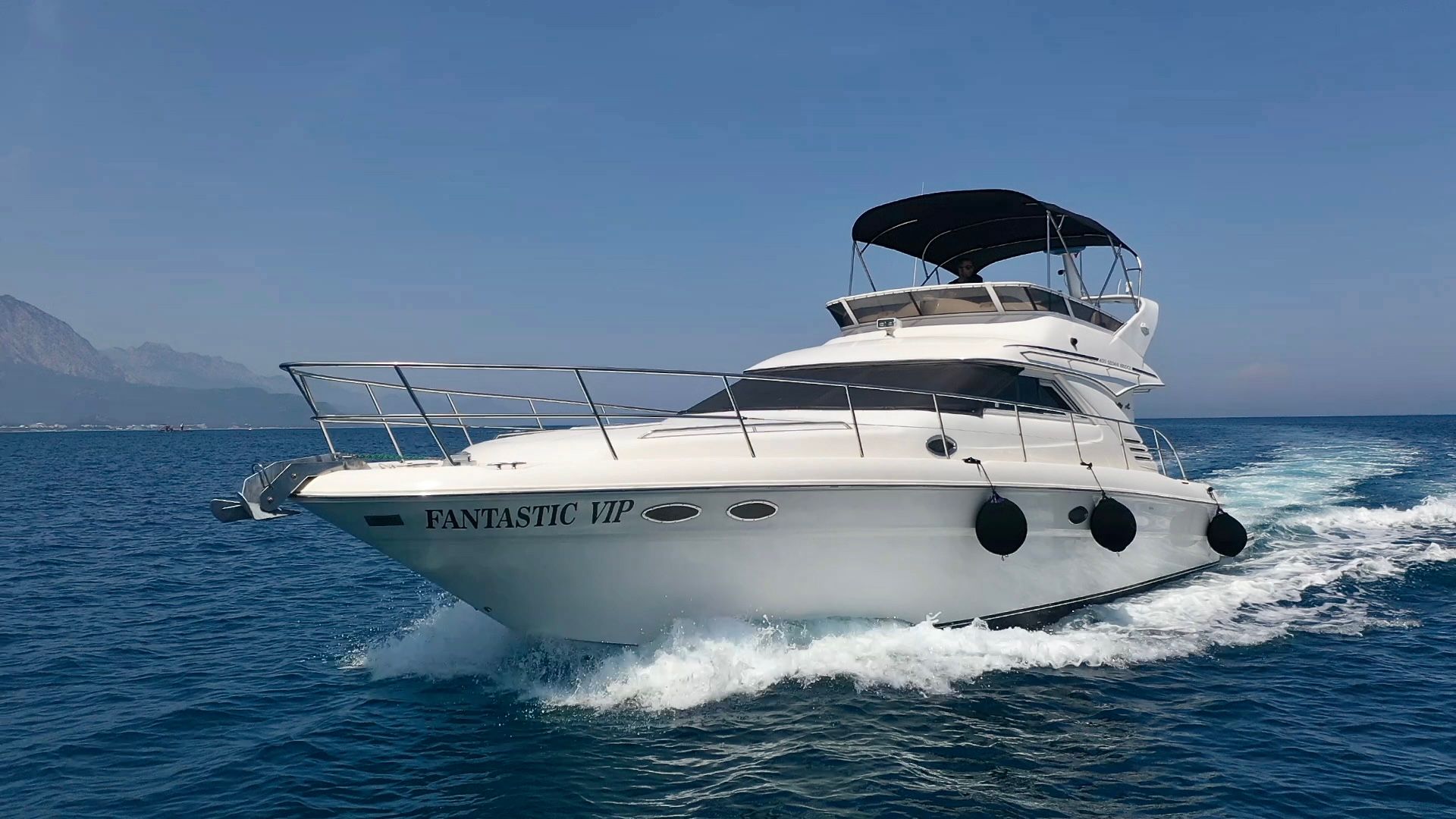 Sea Ray Sedane Bridge 400 | Fantastic VIP