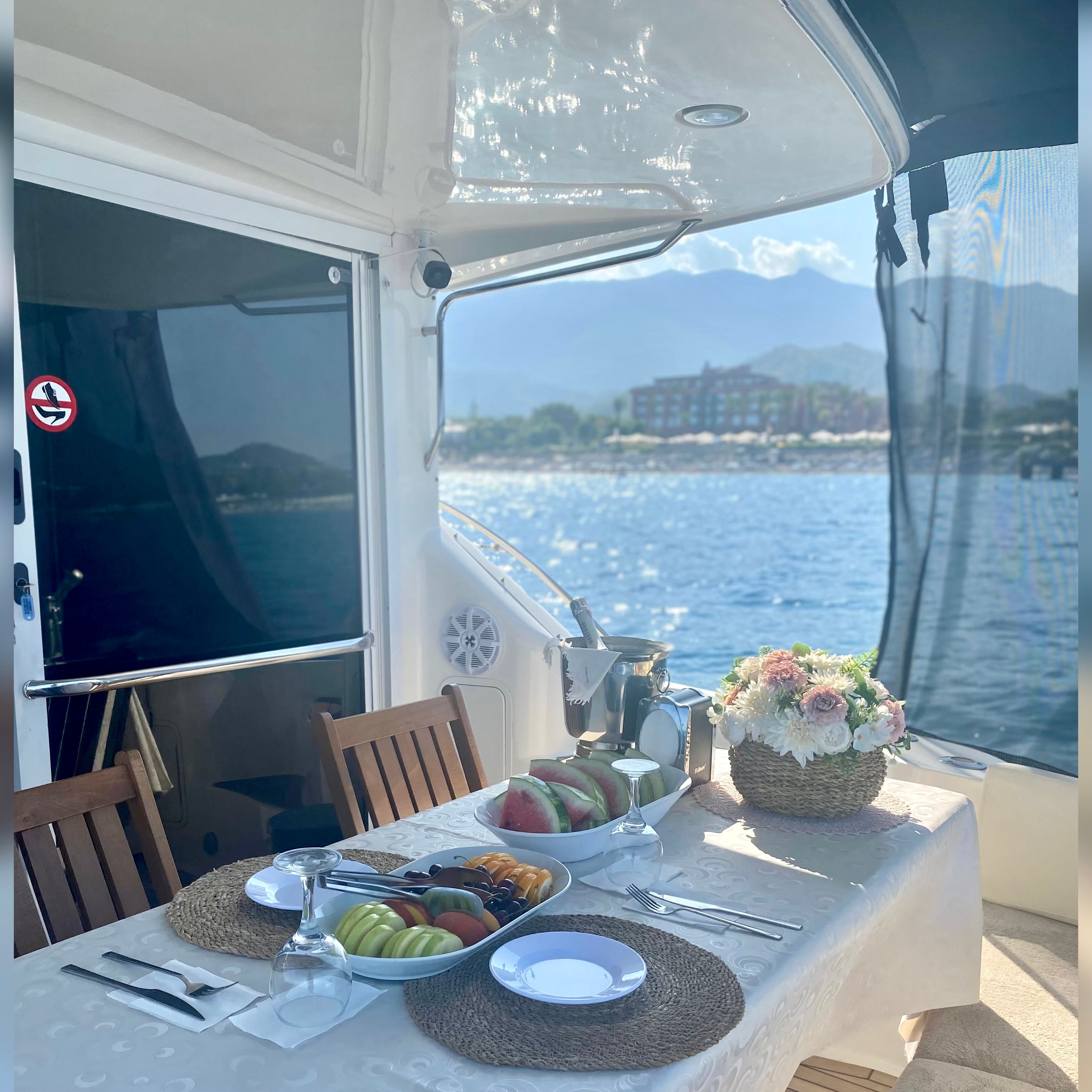 Sea Ray Sedane Bridge 400 | Fantastic VIP