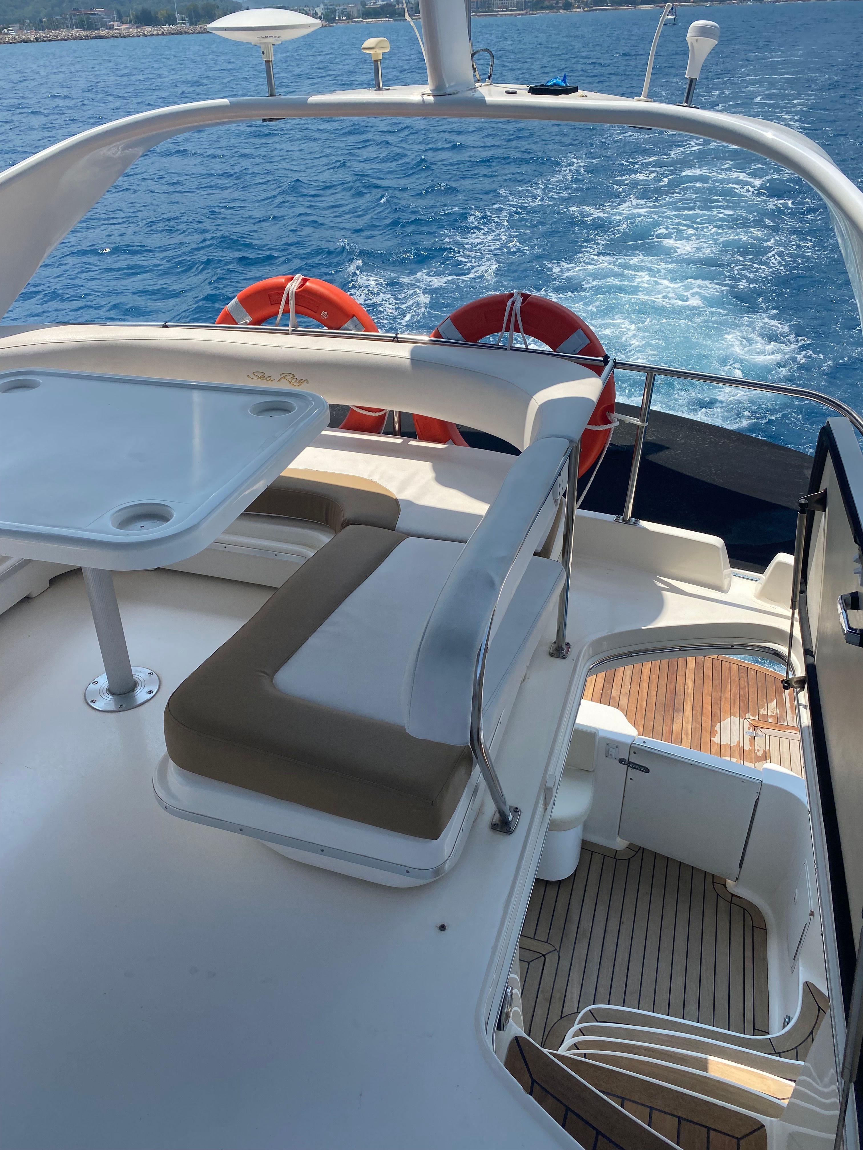 Sea Ray Sedane Bridge 400 | Fantastic VIP