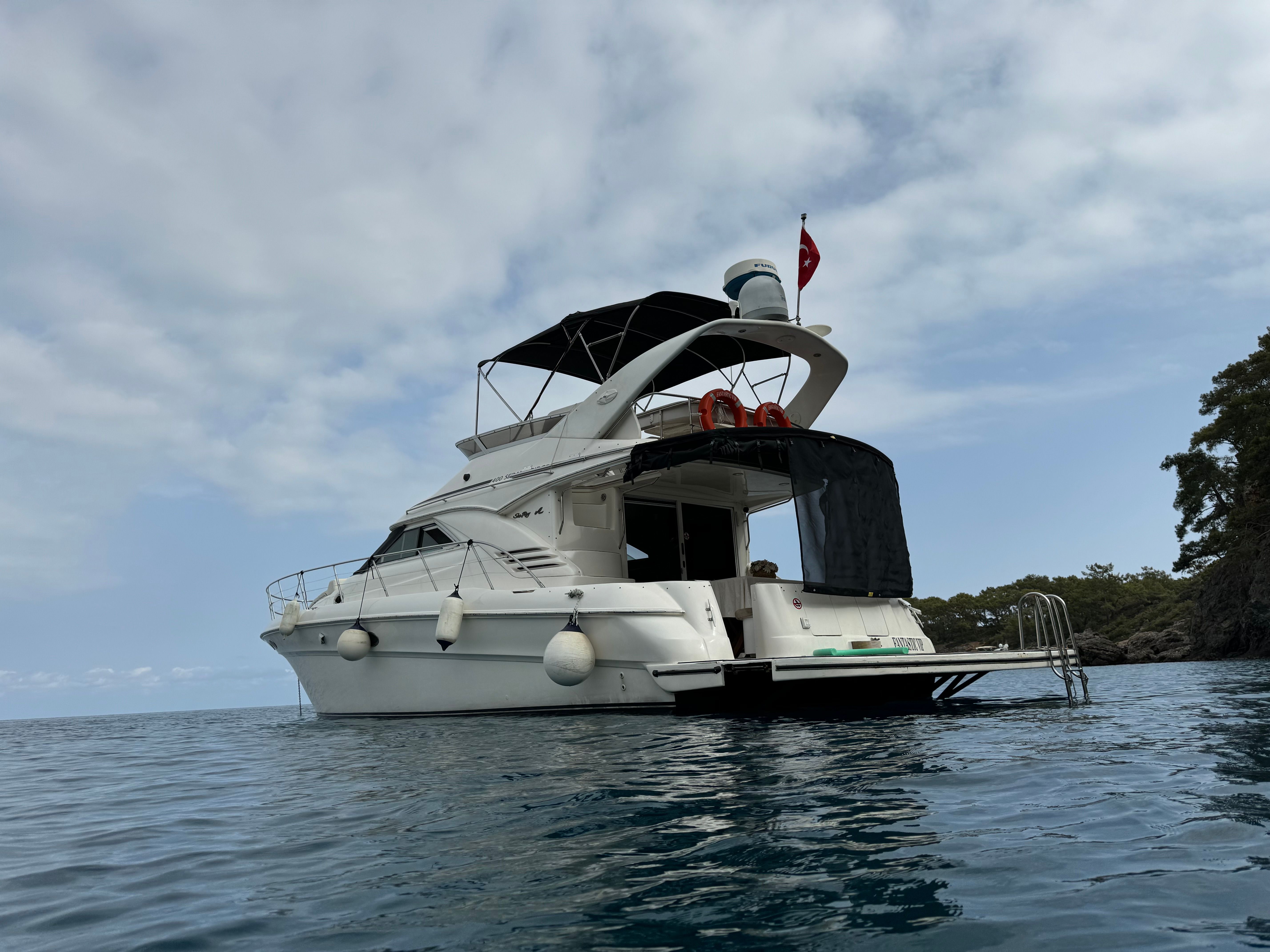 Sea Ray Sedane Bridge 400 | Fantastic VIP