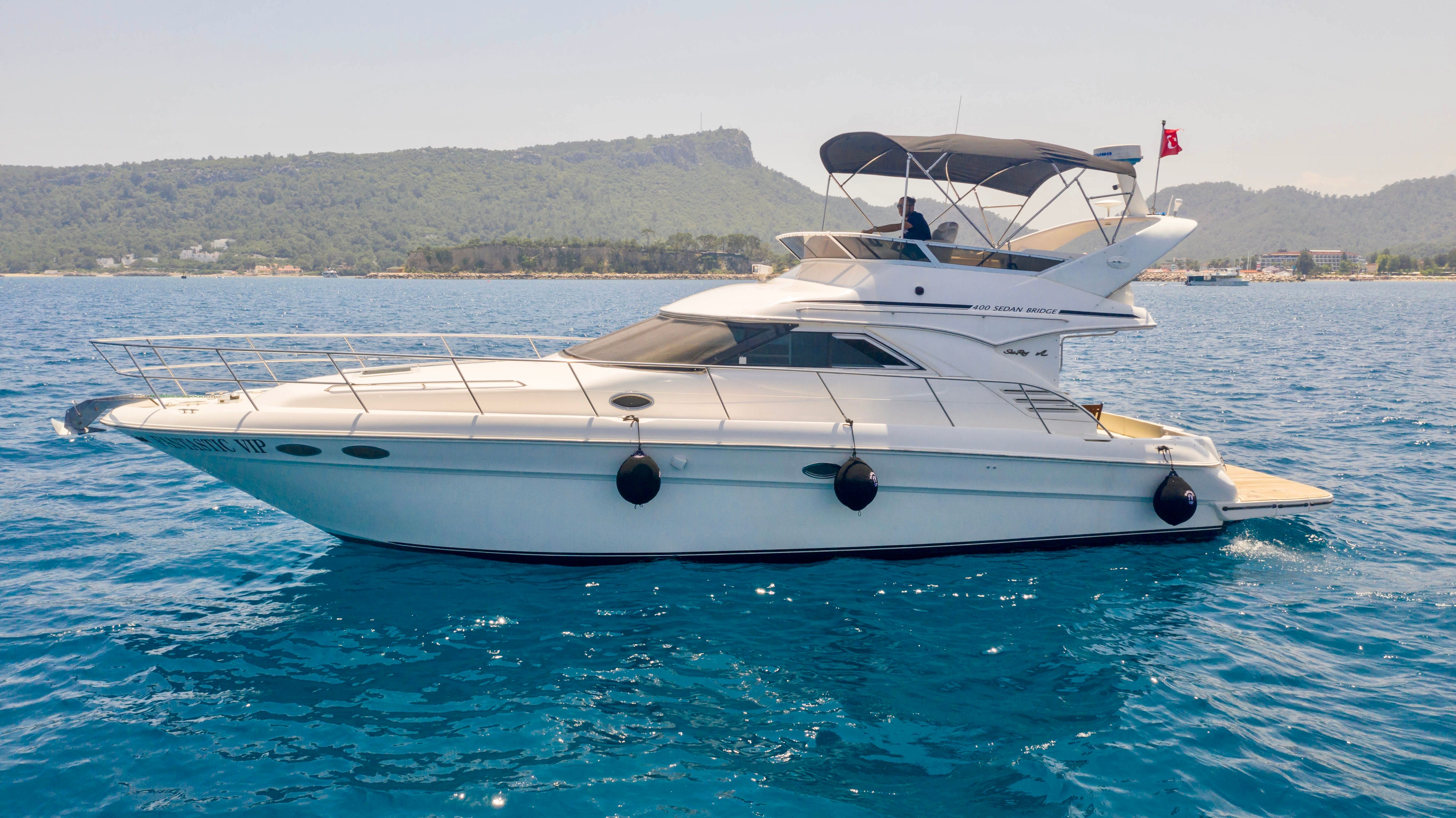 Sea Ray Sedane Bridge 400 | Fantastic VIP