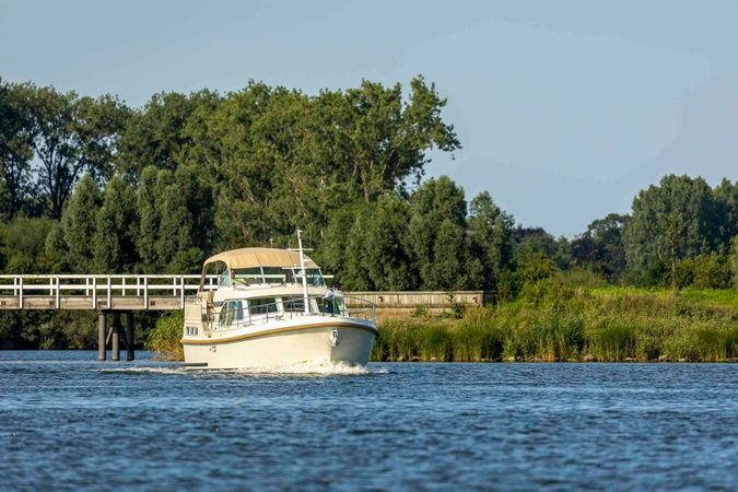 Linssen 40.0 AC | Lucina
