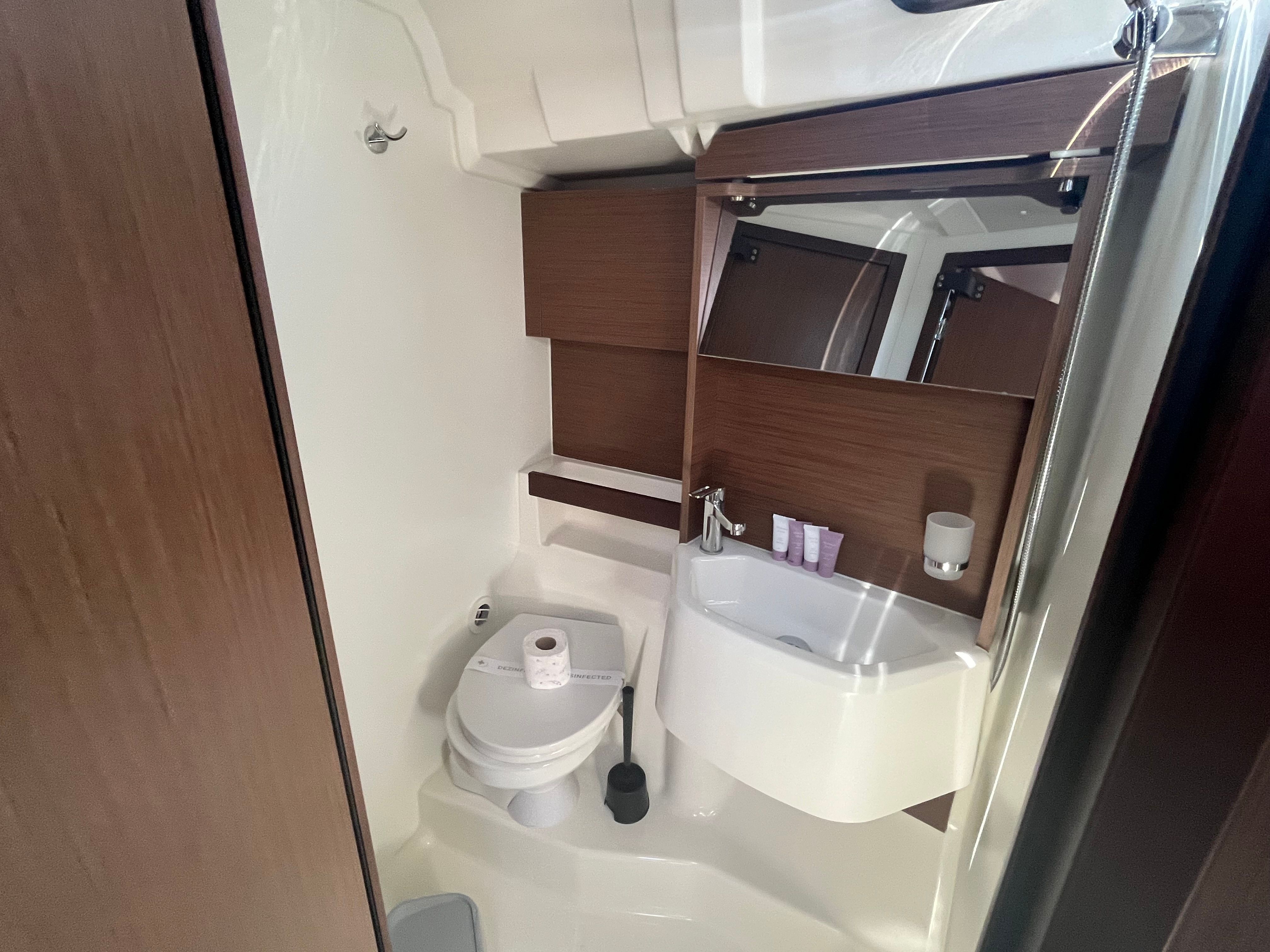 Beneteau Oceanis 51.1 | OceanChill