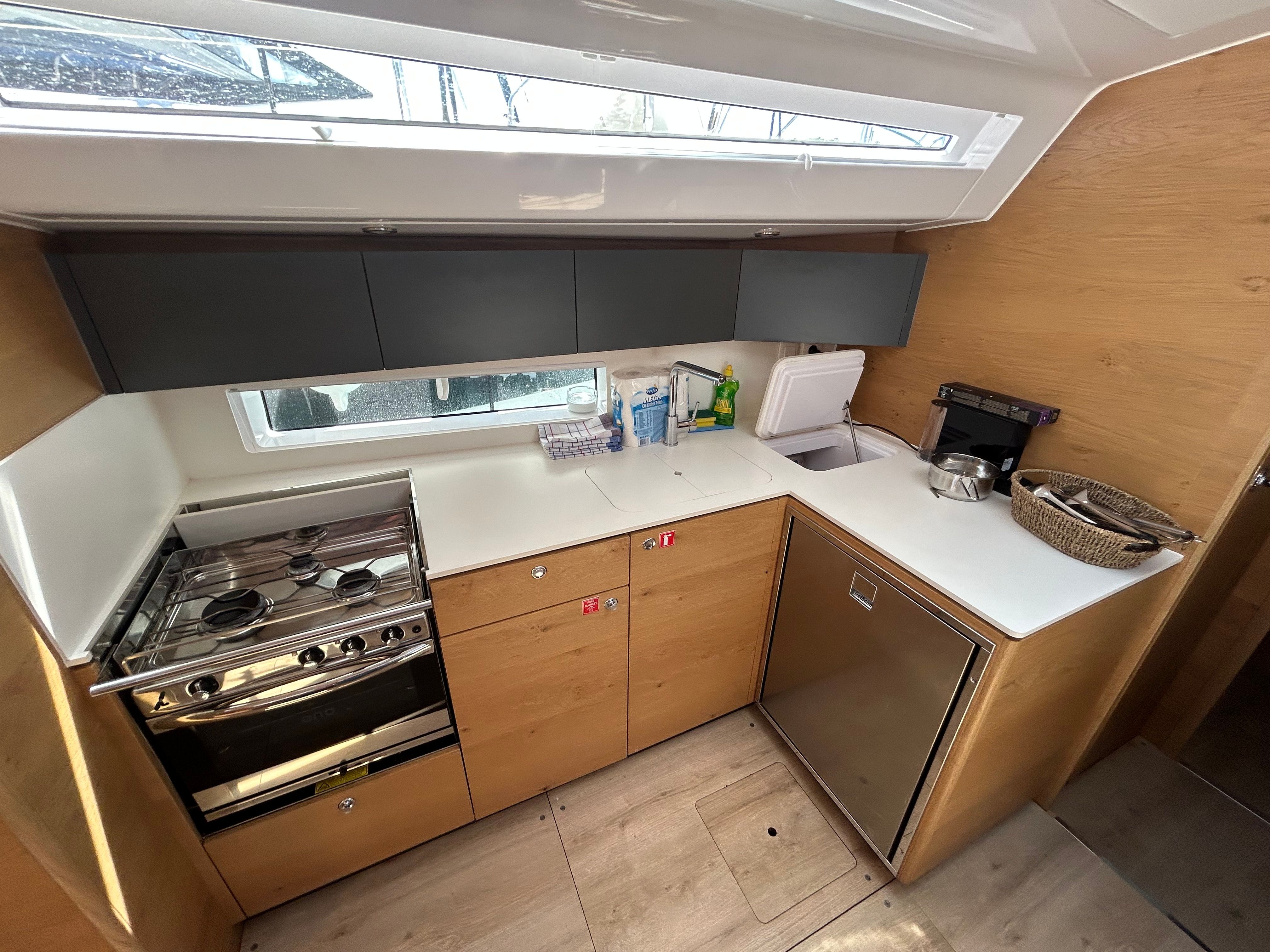 Elan Impression 43 | SeaBee