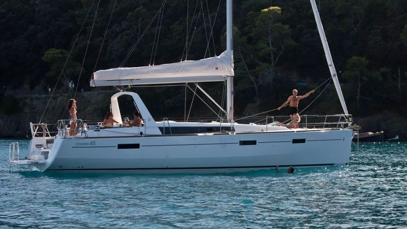 Beneteau Oceanis 45 | Solent Mistress