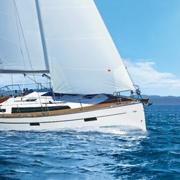 Bavaria Cruiser 37 | Ocean Life 1