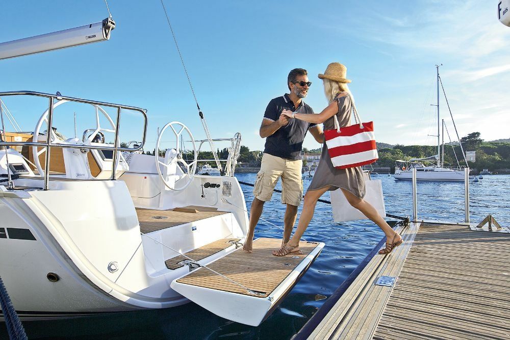 Bavaria Cruiser 37 | Ocean Life 1