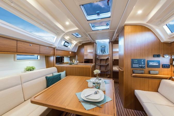 Bavaria Cruiser 37 | Ocean Life 1