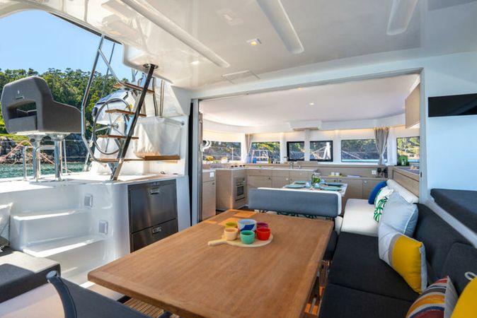 Lagoon 43 | Cloud dancer 2