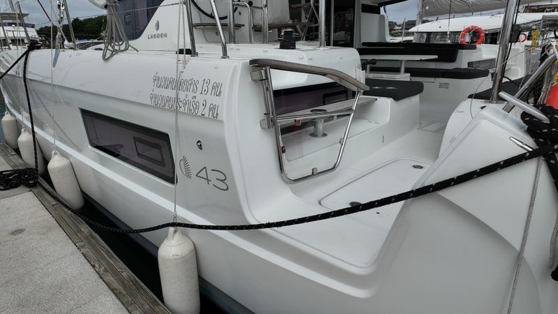 Lagoon 43 | Cloud Dancer 2
