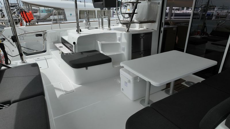 Lagoon 43 | Cloud Dancer 2