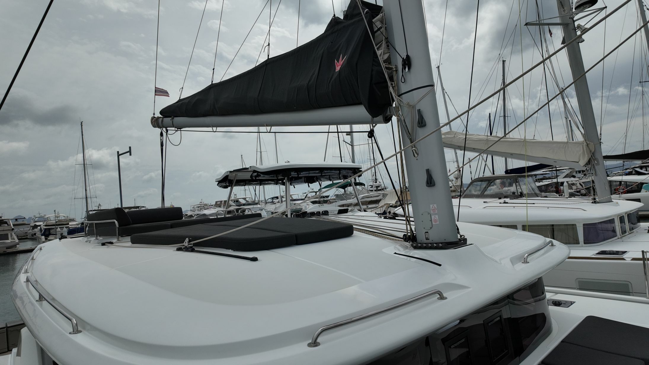 Lagoon 43 | Cloud Dancer 2