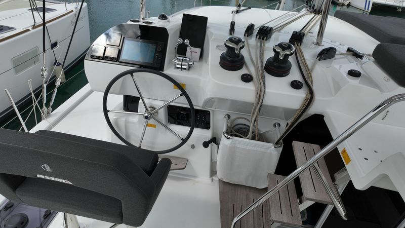 Lagoon 43 | Cloud Dancer 2