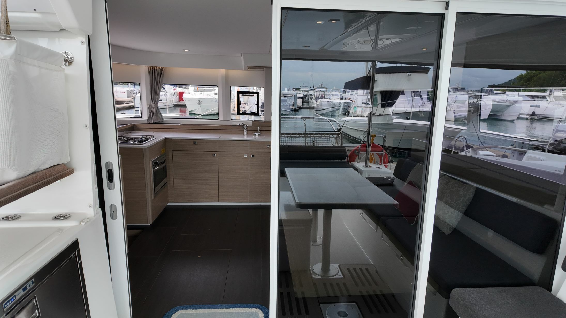 Lagoon 43 | Cloud Dancer 2