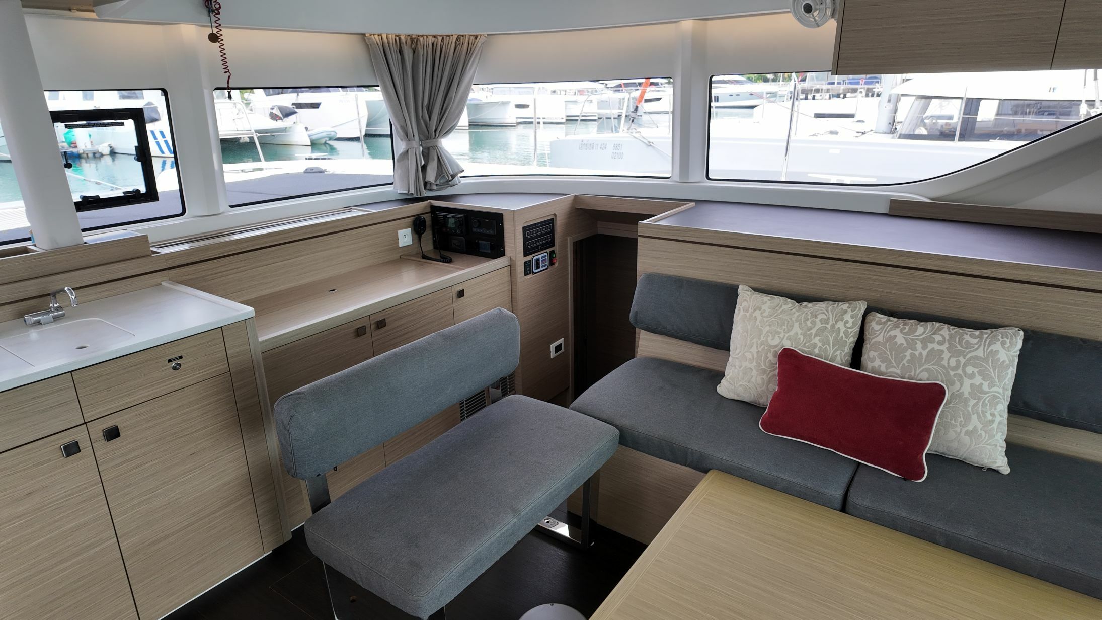 Lagoon 43 | Cloud Dancer 2