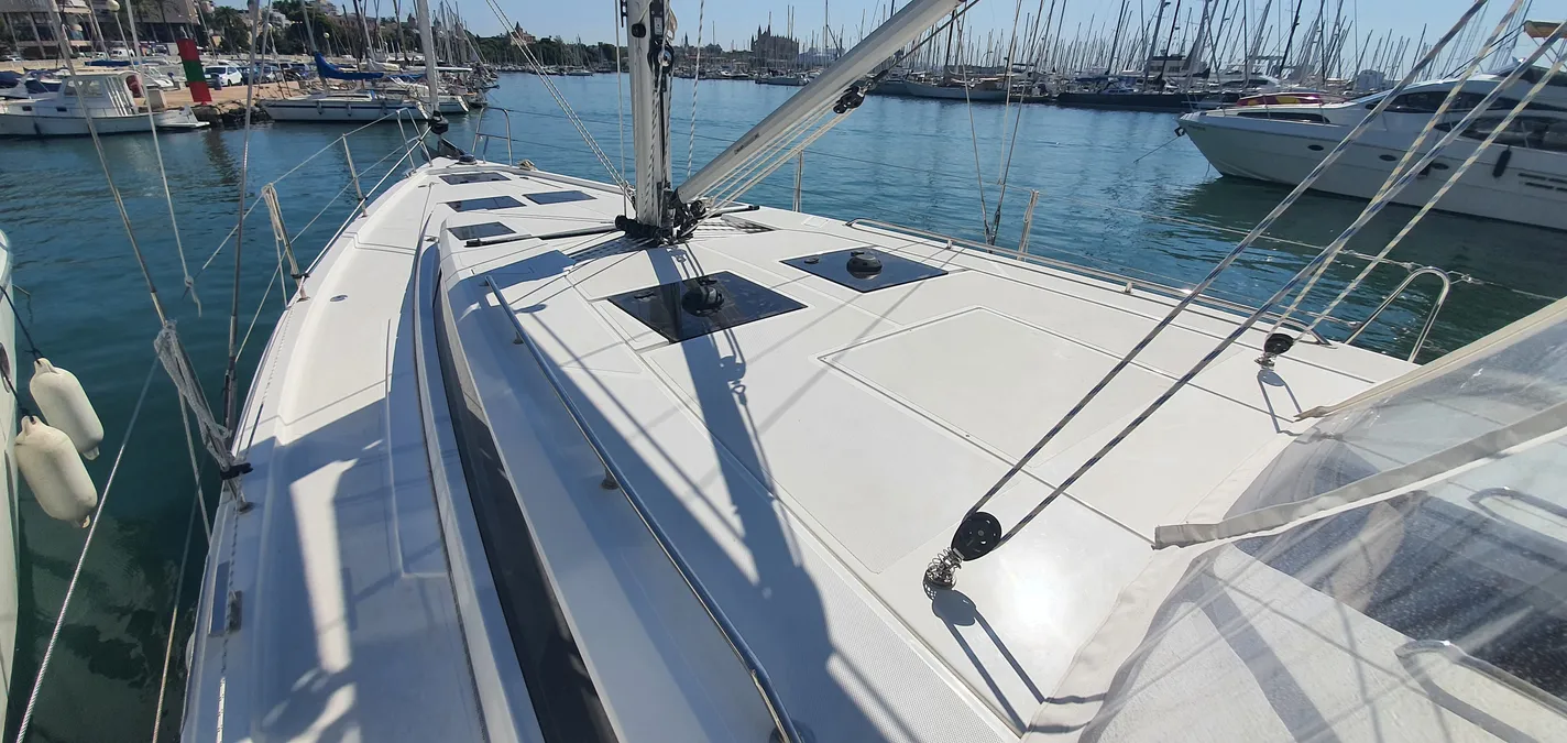 Bavaria C45 | Whisper