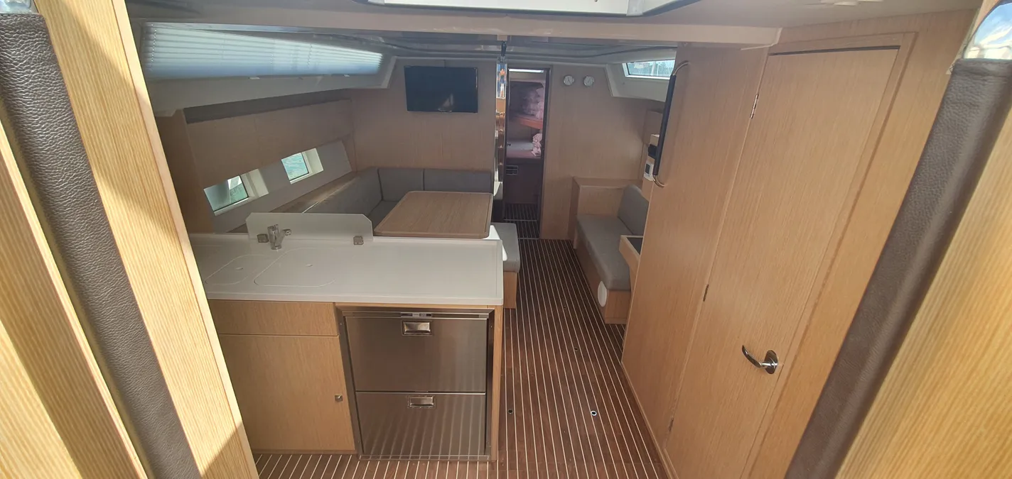 Bavaria C45 | Whisper