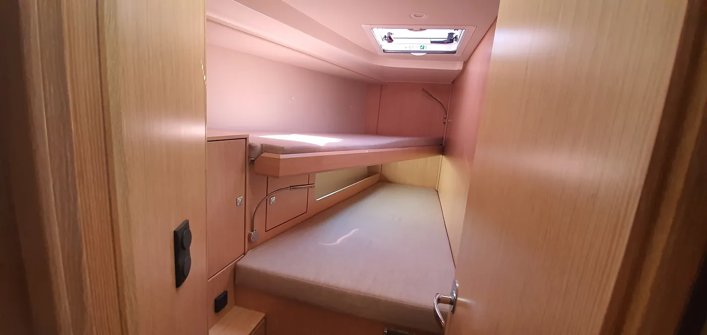 Bavaria C45 | Whisper