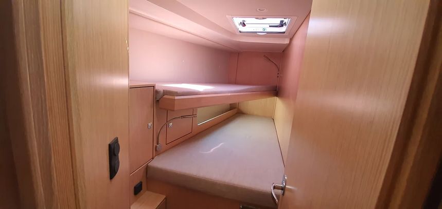 Bavaria C45 | Whisper