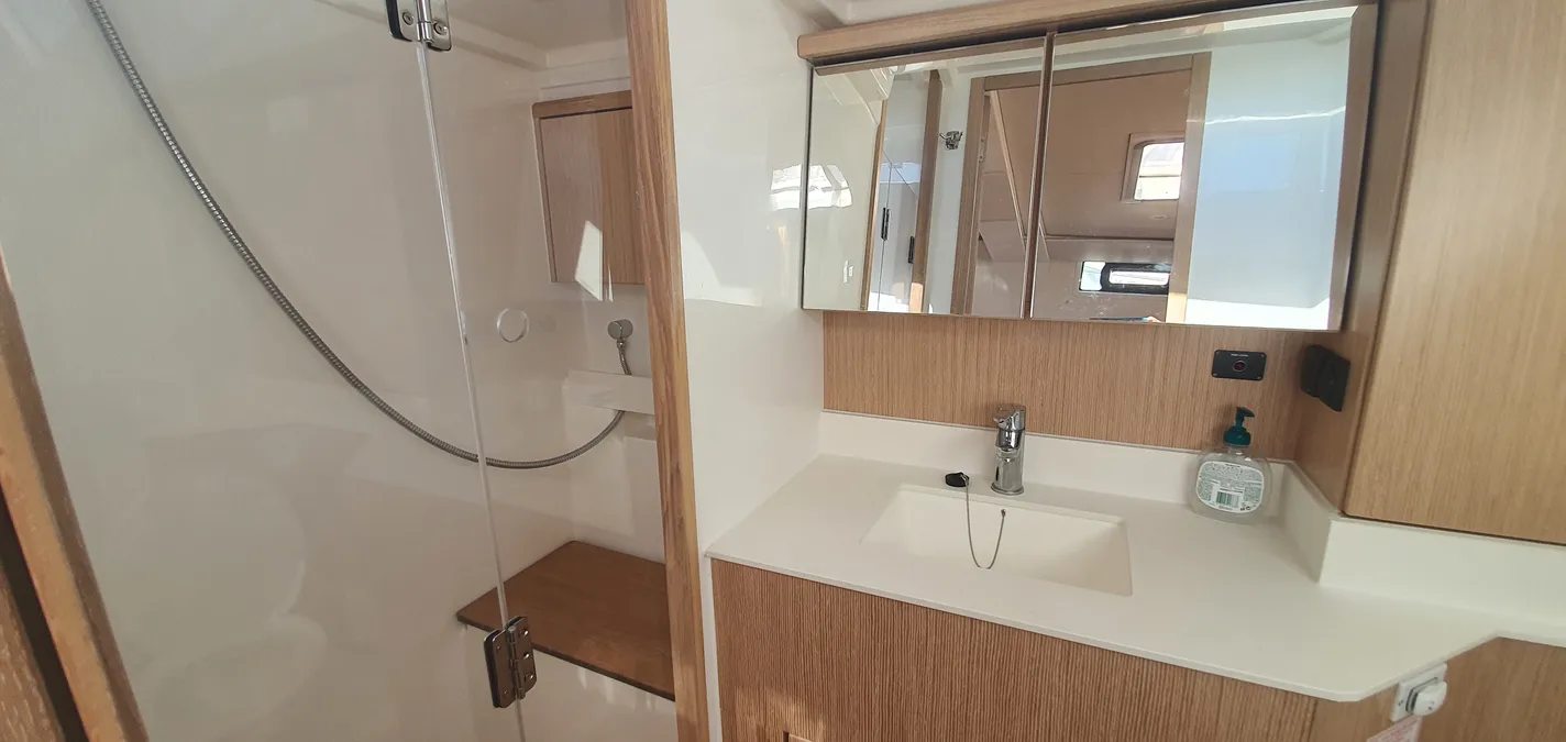 Bavaria C45 | Whisper