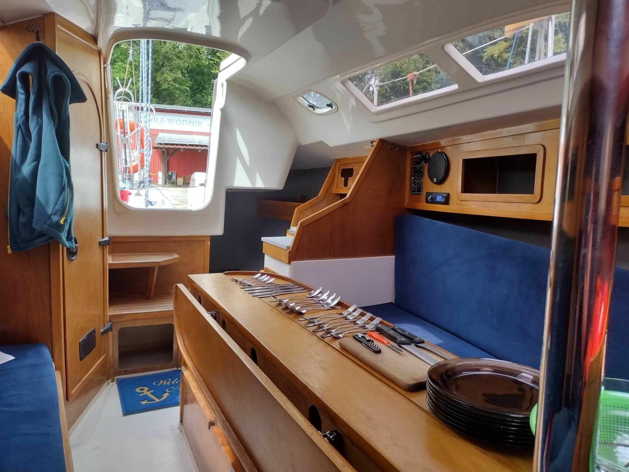 Janmor 28 | Dom Perignon