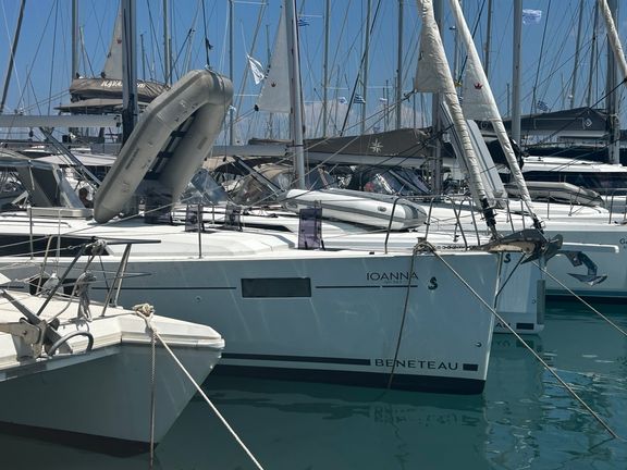 Oceanis 37