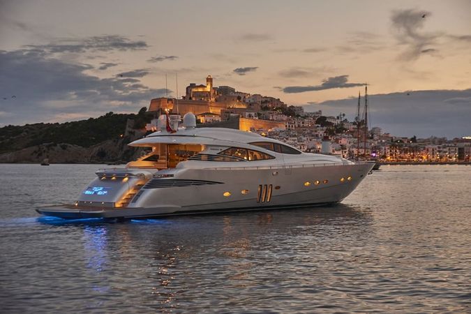 Pershing 90 | Danzas