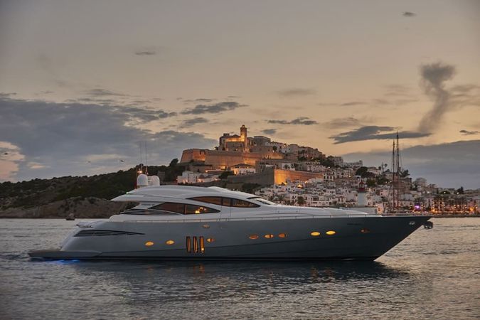 Pershing 90 | Danzas