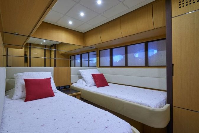 Pershing 90 | Danzas