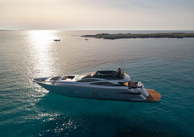 Pershing 90 | Danzas