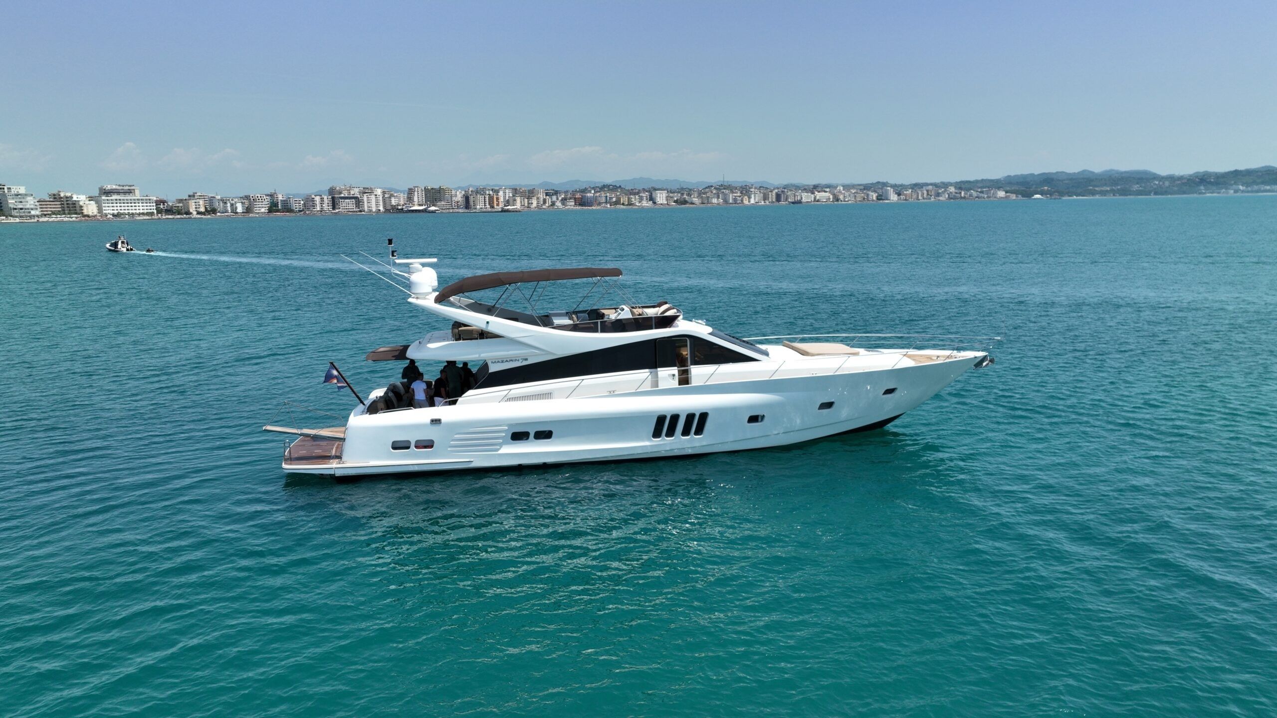 Mazarin 72 | Mazarin