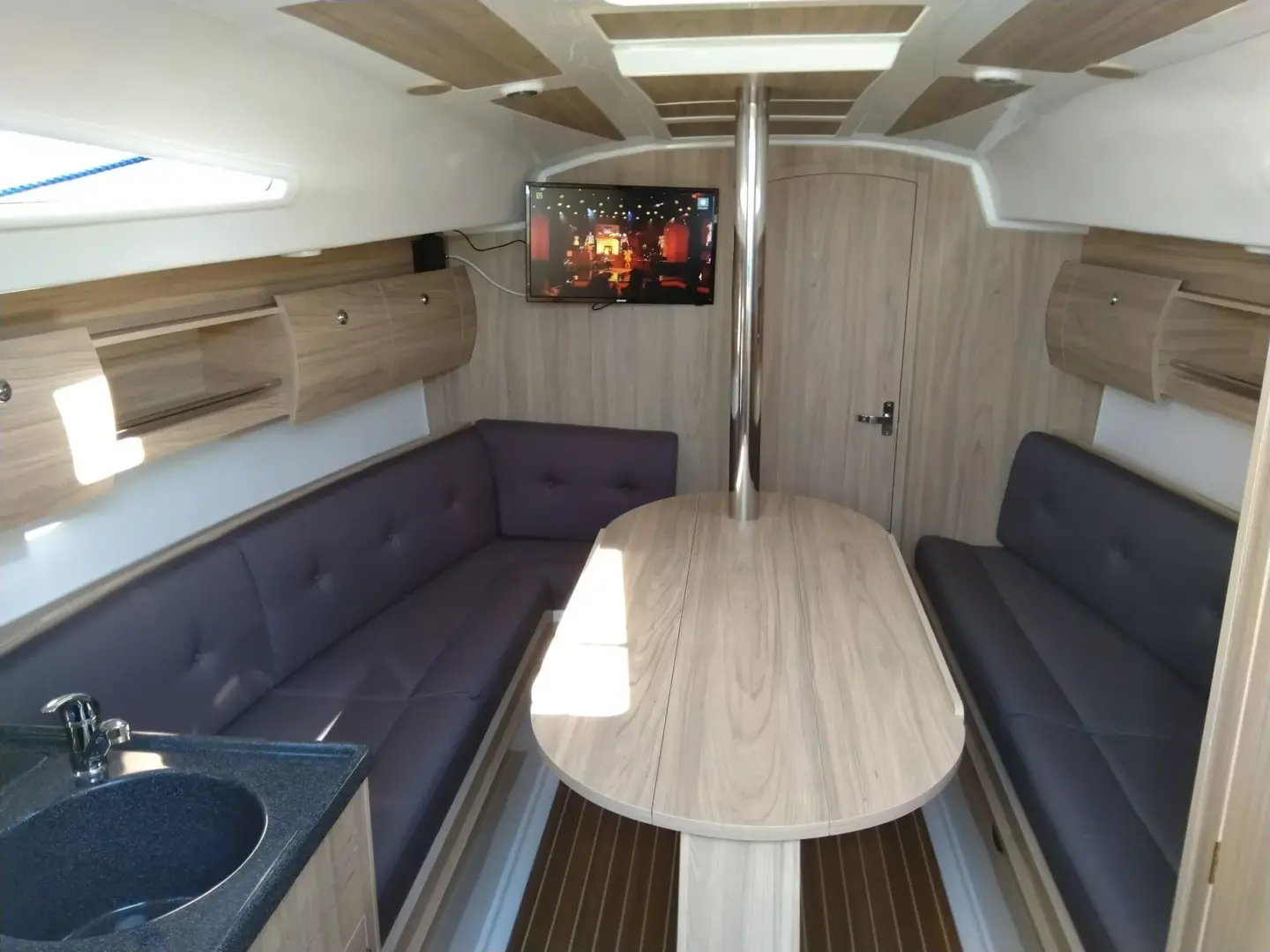 Antila 27 | Black Lady