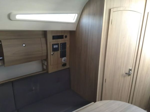 Antila 27 | Black Lady