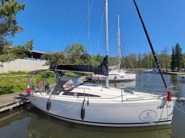 Antila 27 | Black Lady