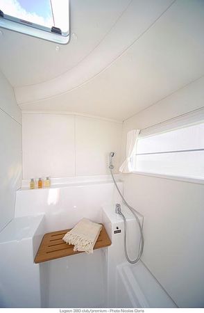 Lagoon 380 S2 | Sunny Days