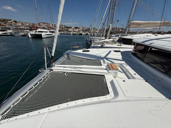 Lagoon 46 | Giant Travelly
