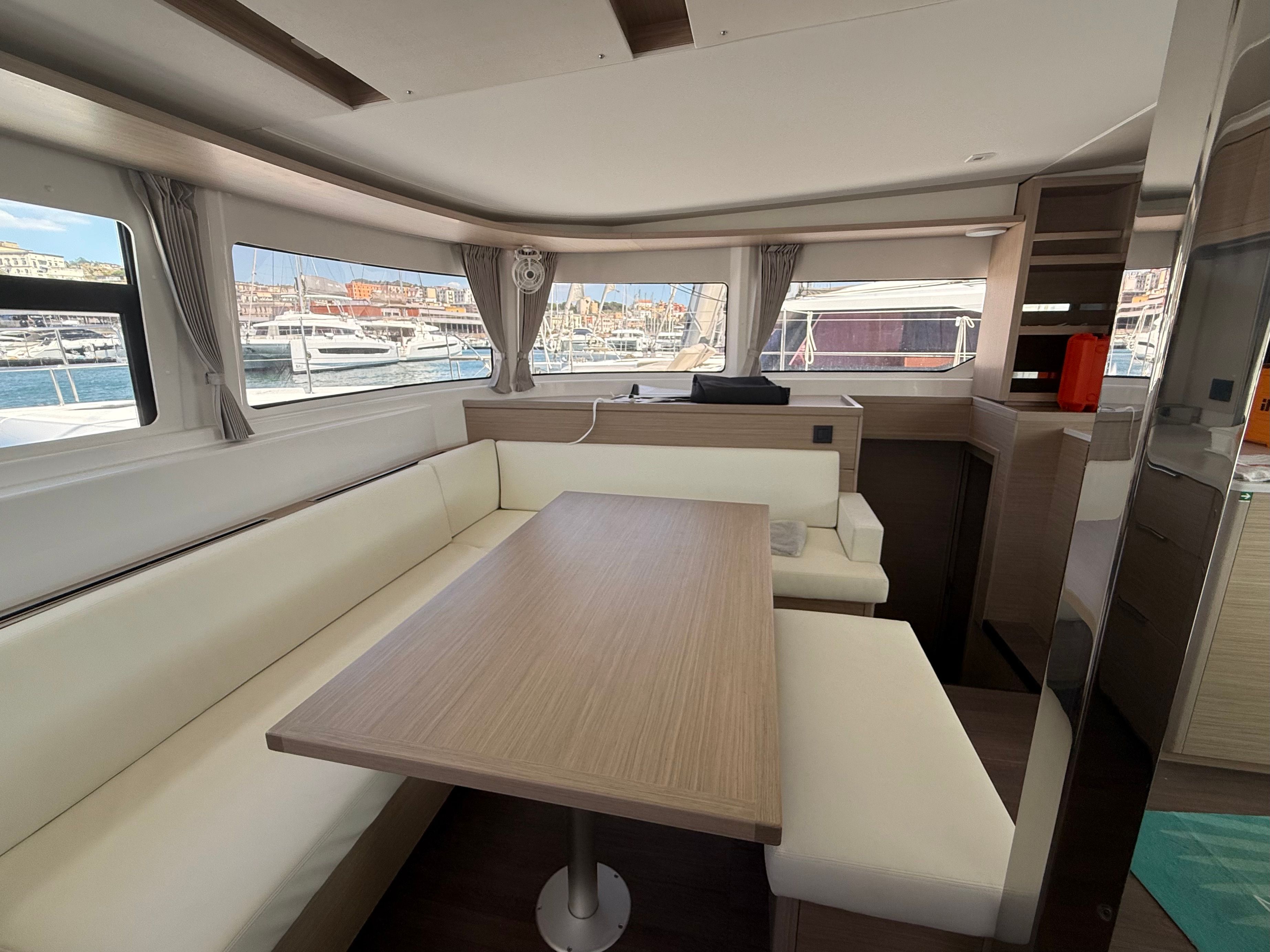 Lagoon 46 | Giant Travelly