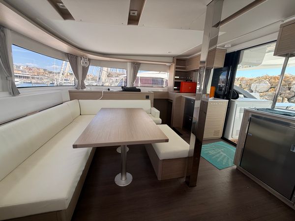 Lagoon 46 | Giant Travelly