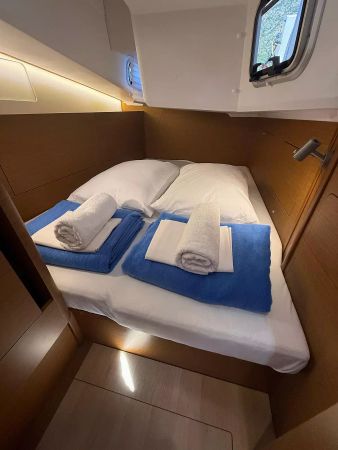 Jeanneau Sun Odyssey 410 | Sunset Kiss