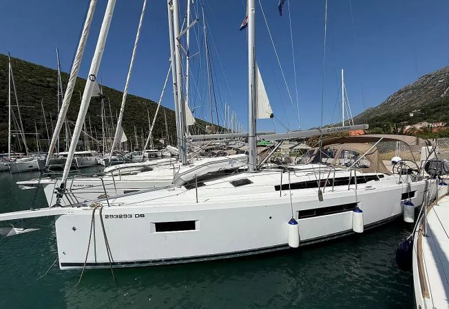 Jeanneau Sun Odyssey 410 | Sunset Kiss