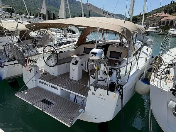 Jeanneau Sun Odyssey 410 | Sunset Kiss