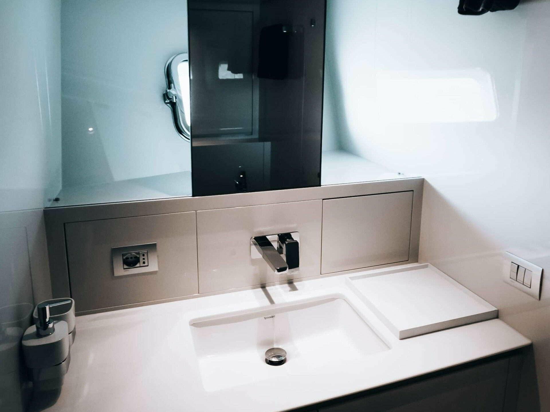 Sanlorenzo SX76 | Globito de Mar