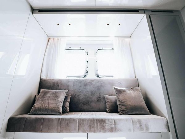 Sanlorenzo SX76 | Globito de Mar