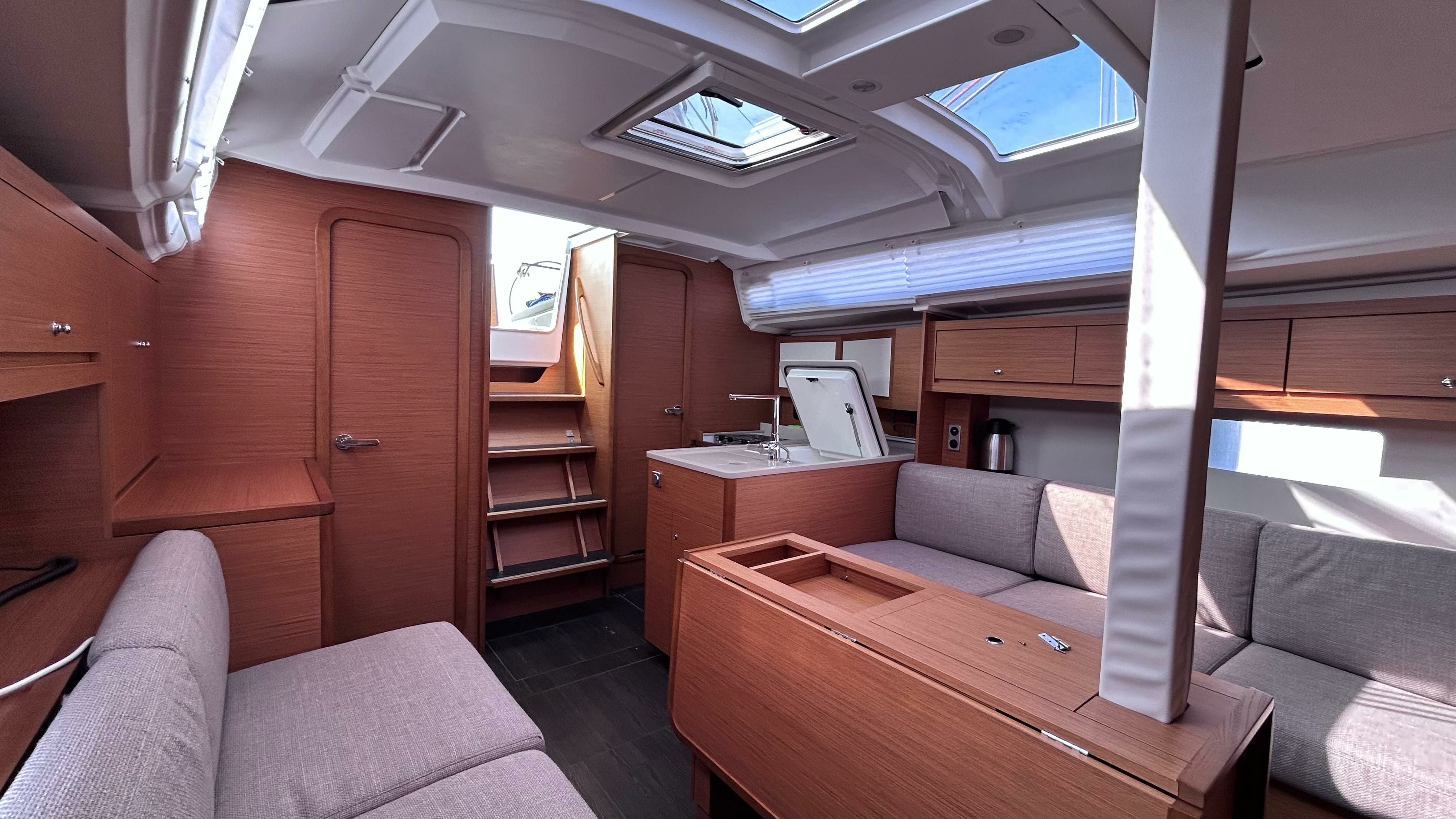 Dufour 37 | Momo