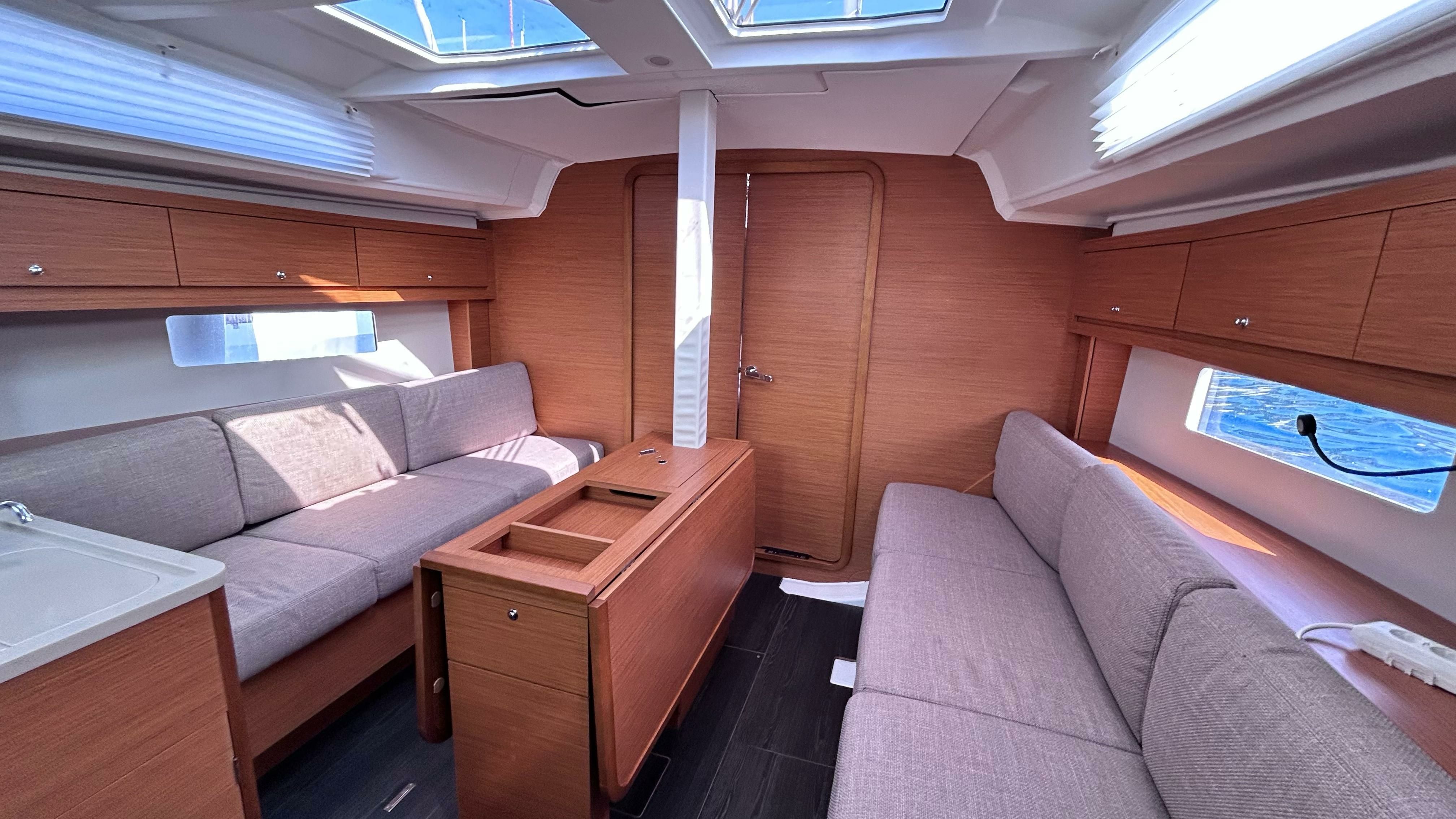 Dufour 37 | Momo