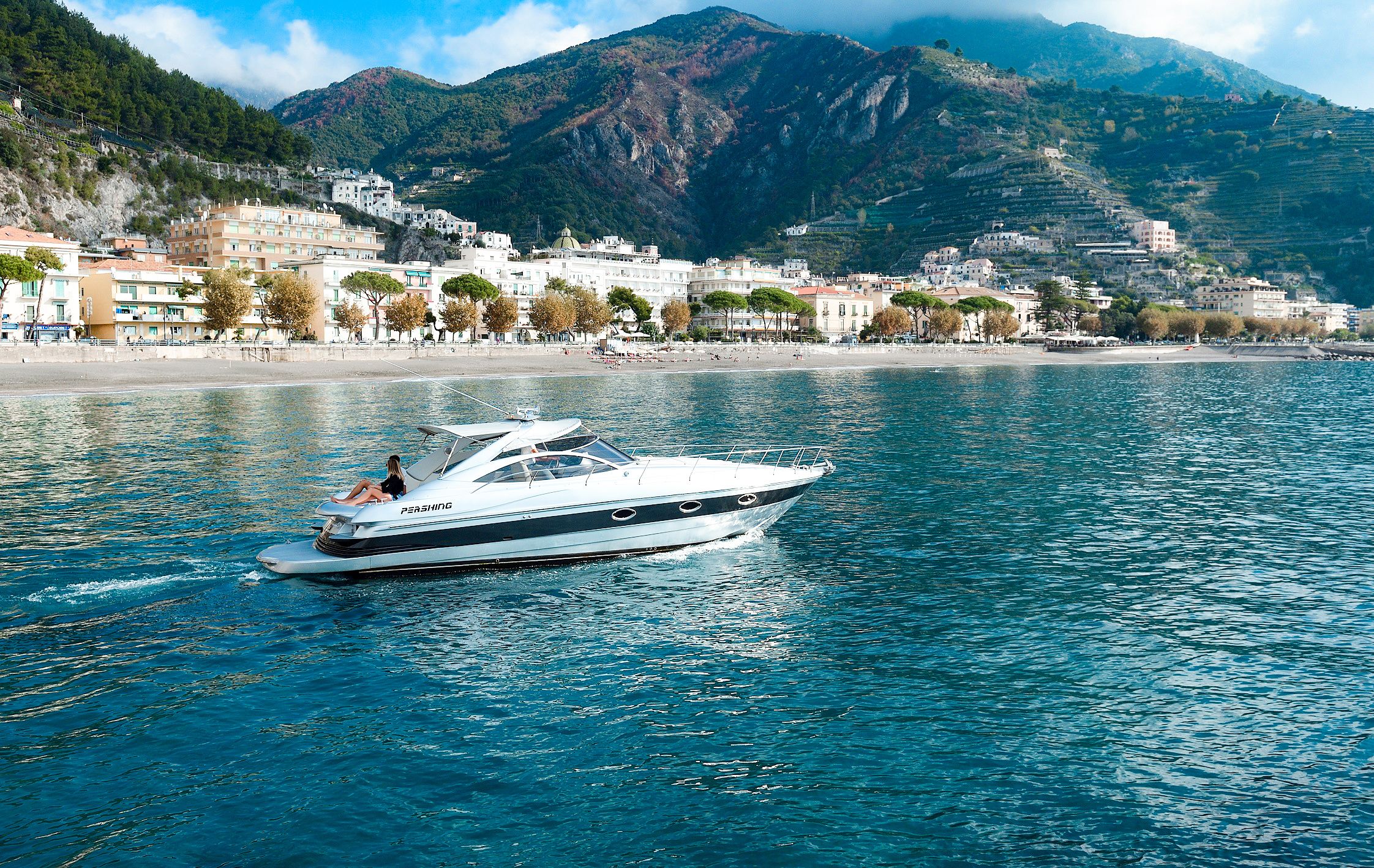 Pershing 37 | Agone