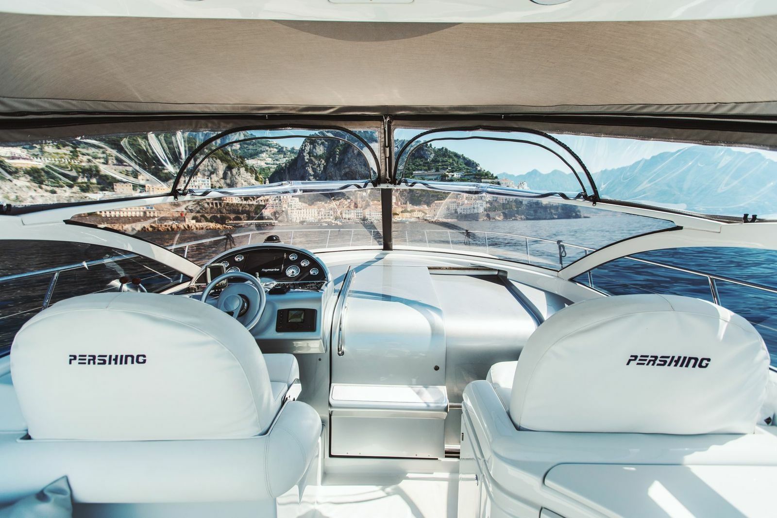 Pershing 37 | Agone