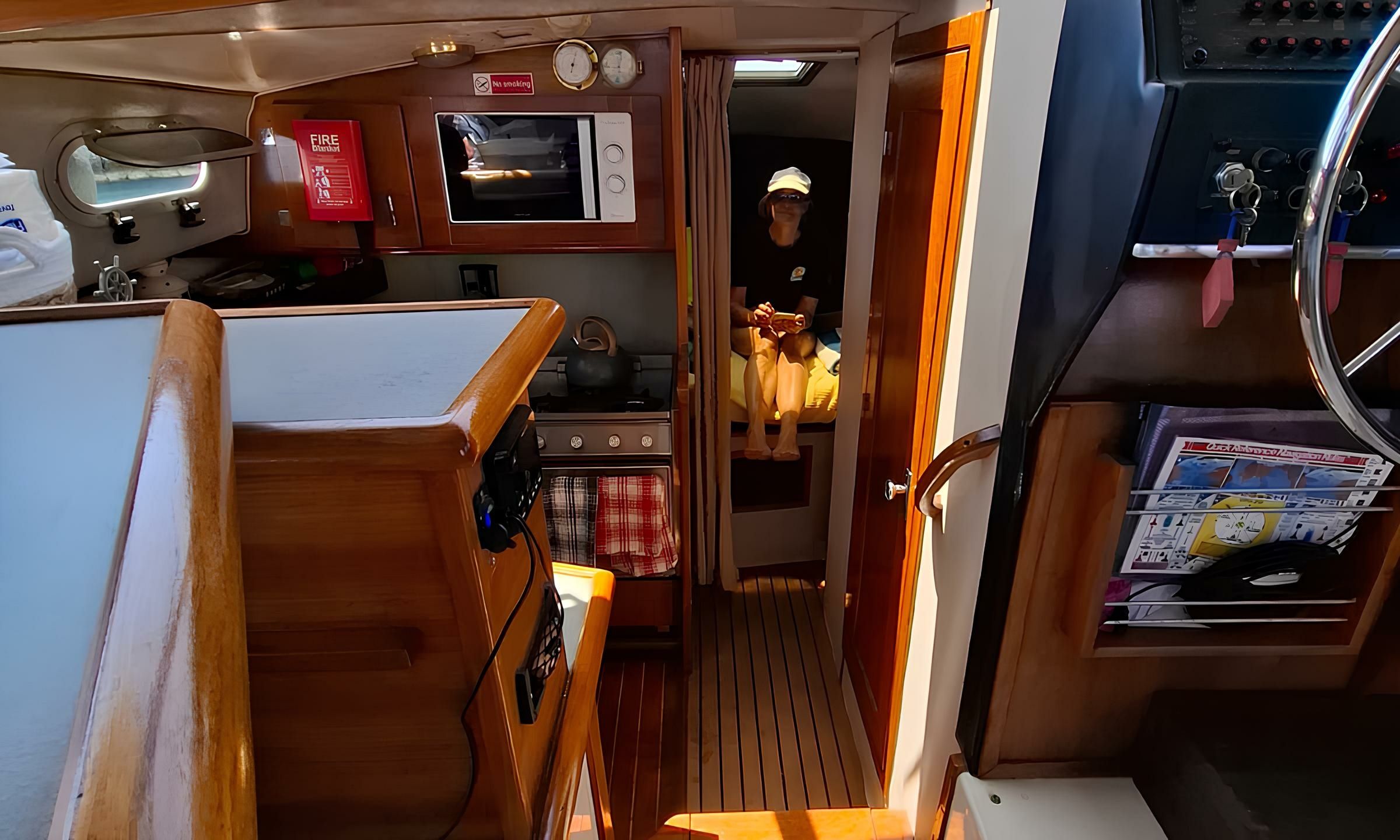 Bayliner 3288 | Gozo Breeze